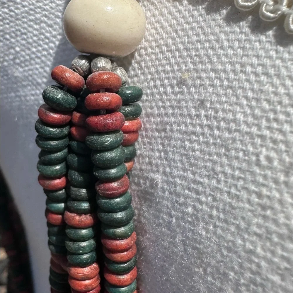 Vintage Ethnic Style Red and Green Multi-Strand Beaded Necklace - Picture 4 of 7